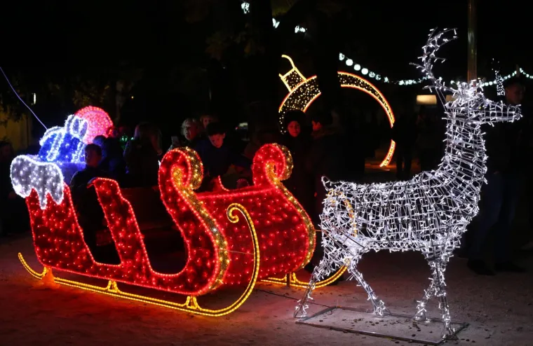 ADVENT U SPLITU JE PREDIVAN: Građani odu&scaron;evljeni manifestacijom Zimski akvarel, ukrasi su neodoljivi