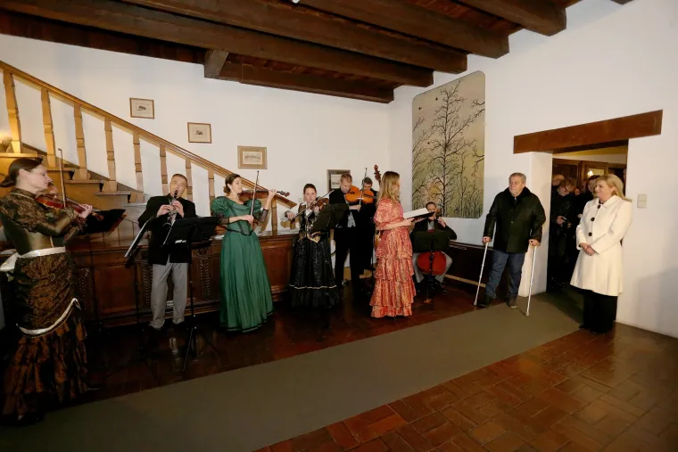 Predsjednica Kolinda Grabar-Kitarović i gradonačelnik Milan Bandić otvorili Advent na Prekrižju