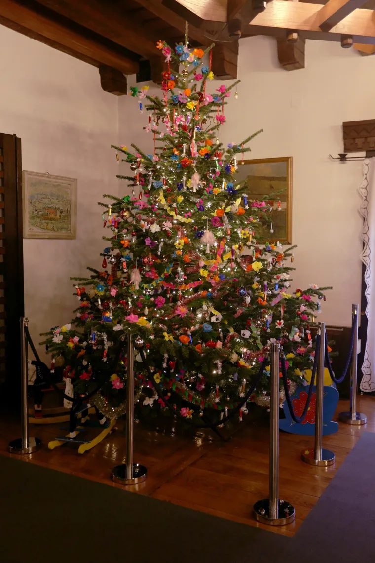 Predsjednica Kolinda Grabar-Kitarović i gradonačelnik Milan Bandić otvorili Advent na Prekrižju