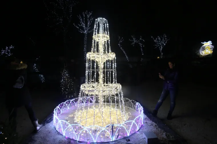 Na djedovini napravio Božićno selo: Bajka od milijuna lampica duž 24 kilometra