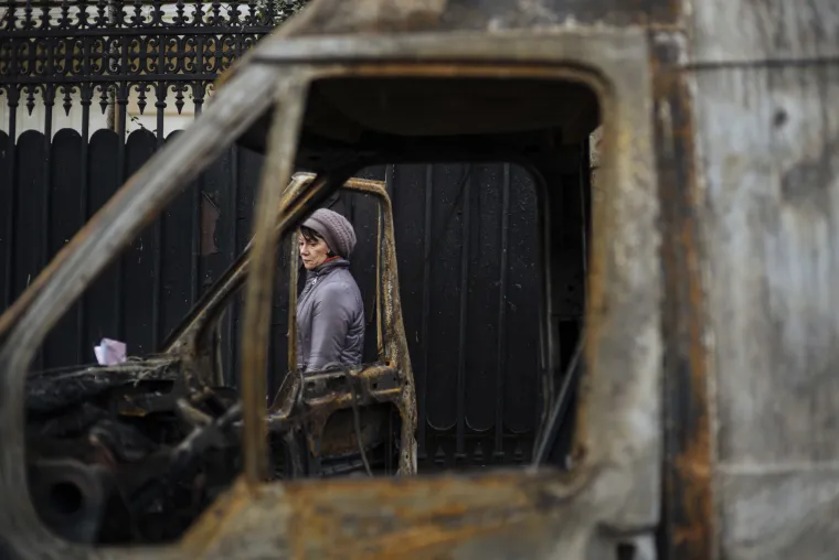 Goleme &scaron;tete u Francuskoj: Prosvjednici probili kordon policije, pale aute, demoliraju kuće...