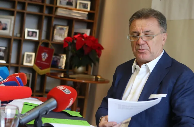 BJEGUNAC ZDRAVKO MAMIĆ OBRAĆA SE NOVINARIMA: Presica biv&scaron;eg prvog čovjeka Dinama