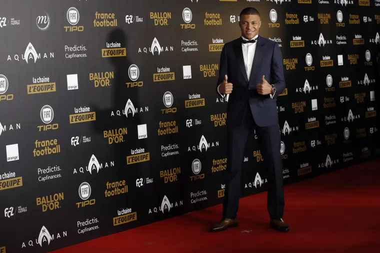 Pogledajte kako je izgledala dodjela nagrade kojom se Luka Modrić popeo na vrh nogometnog svijeta