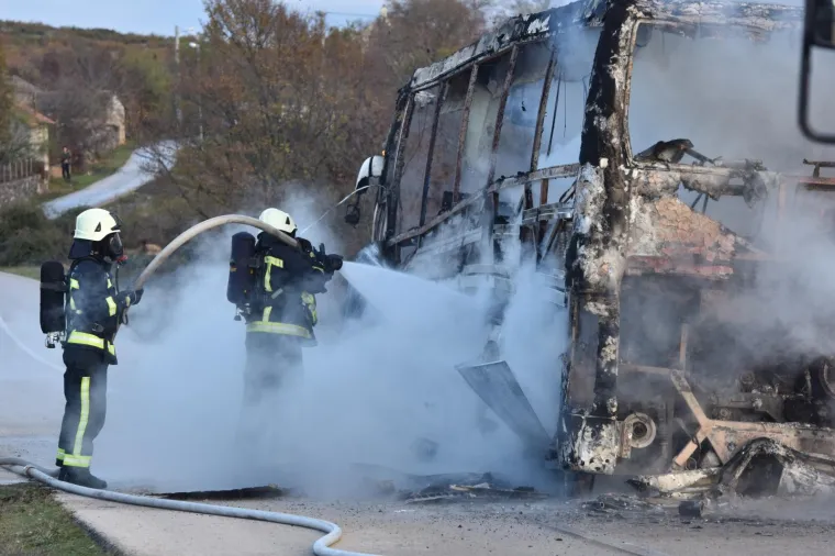 DRAMA KOD &Scaron;IBENIKA: Autobus se zapalio u vožnji, nitko nije ozlijeđen