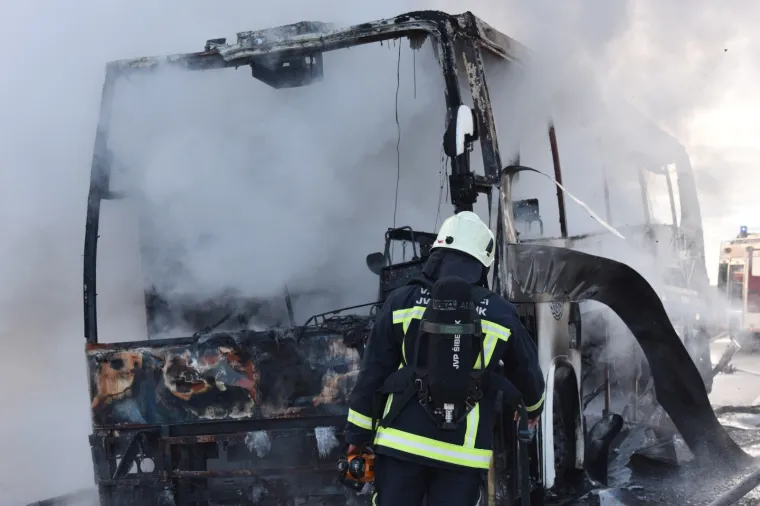 DRAMA KOD &Scaron;IBENIKA: Autobus se zapalio u vožnji, nitko nije ozlijeđen