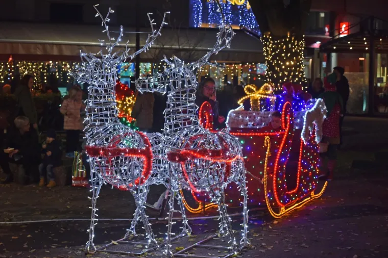 Pula: Centar grada u adventskom ozračju