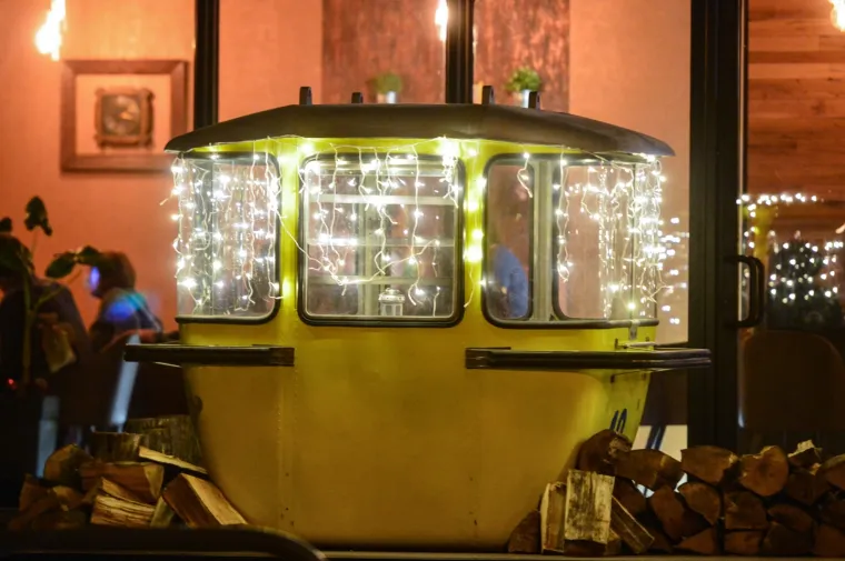 Čekajući novu sljemensku žičaru Zagrepčani se mogu slikati u starim gondolama