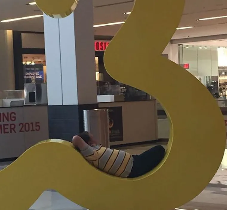 30 'jadnih mu&scaron;karaca' koji čekaju svoje bolje polovice da zavr&scaron;e sa shoppingom