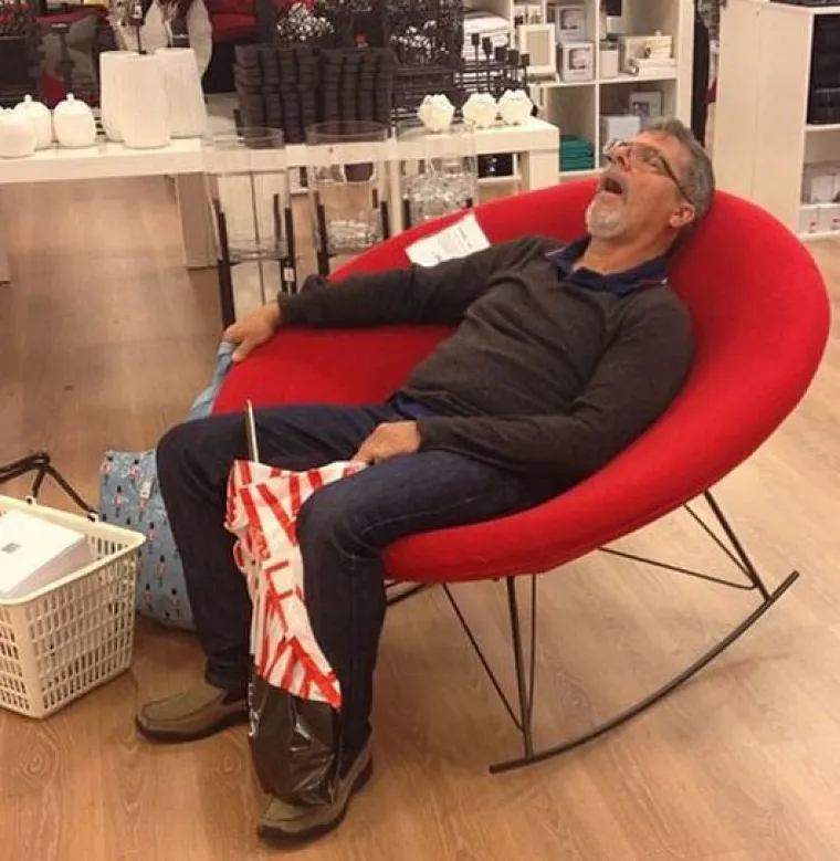 30 'jadnih mu&scaron;karaca' koji čekaju svoje bolje polovice da zavr&scaron;e sa shoppingom