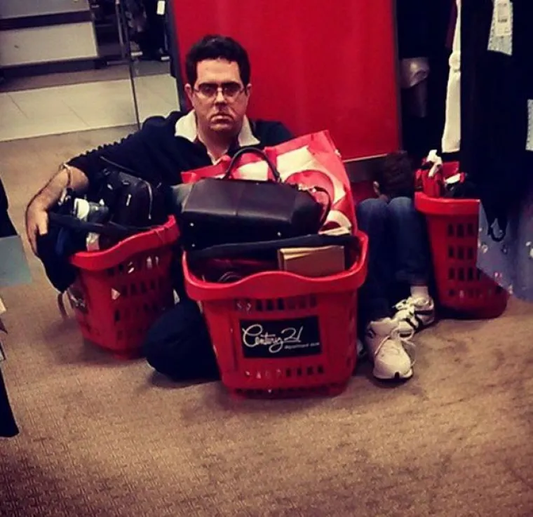 30 'jadnih mu&scaron;karaca' koji čekaju svoje bolje polovice da zavr&scaron;e sa shoppingom