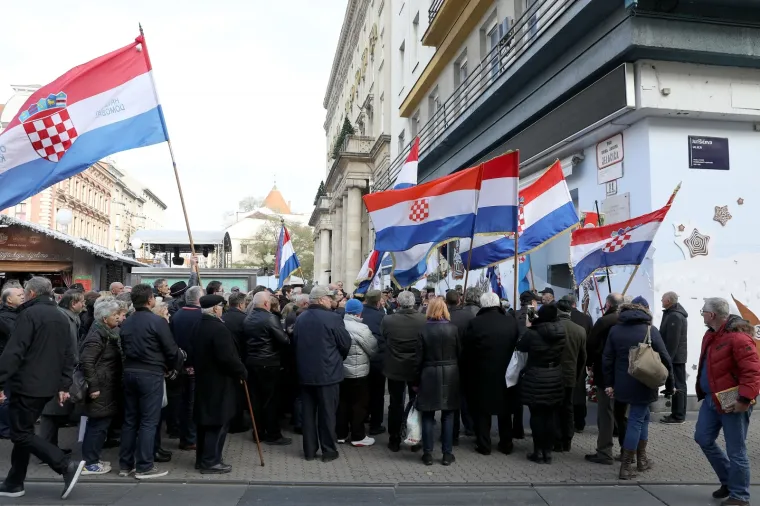 Na trgu bana Jelačića odana počast Prosinačkim žrtvama