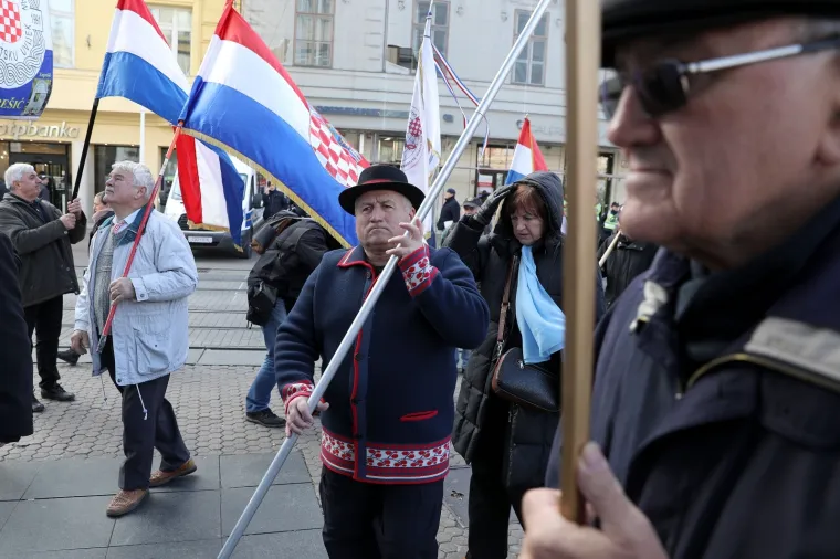 Na trgu bana Jelačića odana počast Prosinačkim žrtvama