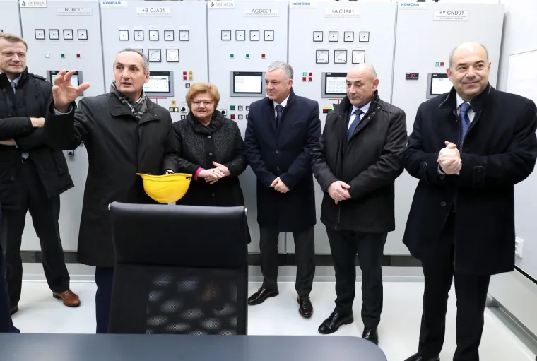 Premijer obi&scaron;ao novu bolnicu u Karlovcu i pustio u rad agregat hidroelektrane