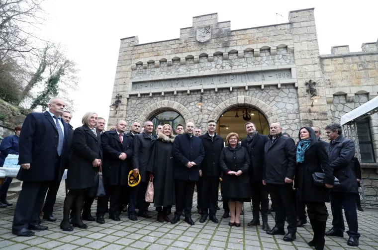 Premijer obi&scaron;ao novu bolnicu u Karlovcu i pustio u rad agregat hidroelektrane