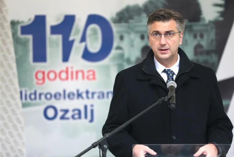 Premijer obi&scaron;ao novu bolnicu u Karlovcu i pustio u rad agregat hidroelektrane