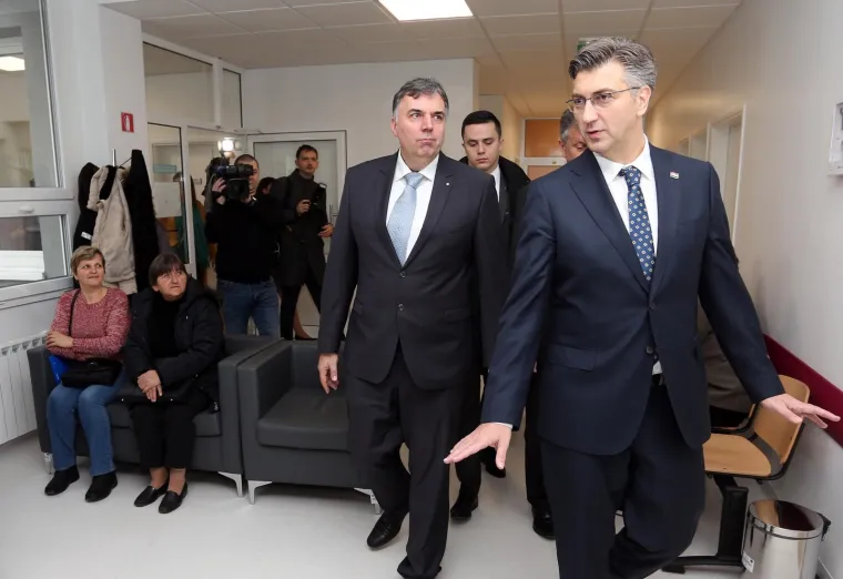 Premijer obi&scaron;ao novu bolnicu u Karlovcu i pustio u rad agregat hidroelektrane