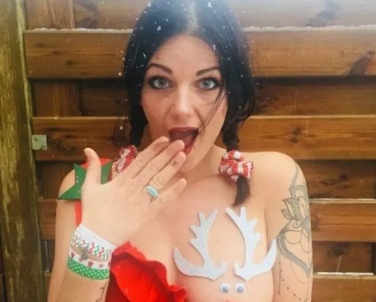 I NJIHOVE BRIJEGOVE ZABIJELIO JE SNIJEG: Okićene jesu, ali plahe nisu nimalo, pogledajte što su nam ove nestašne cure priredile