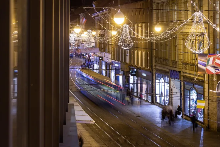 BAJKA U ZAGREBU: Ovogodi&scaron;nji Advent ljepotom nadma&scaron;io je sve prethodne, pogledajte najljep&scaron;e fotografije sa svih lokacija