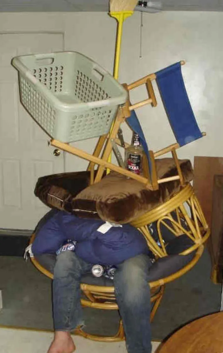 &Scaron;to napraviti s frendom koji je pijan zaspao na tulumu? Evo par ideja, ne morate nas poslu&scaron;ati