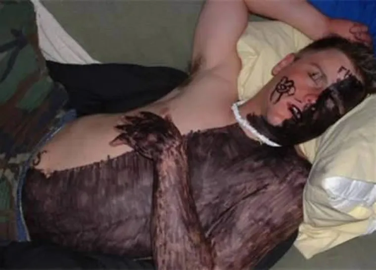 &Scaron;to napraviti s frendom koji je pijan zaspao na tulumu? Evo par ideja, ne morate nas poslu&scaron;ati