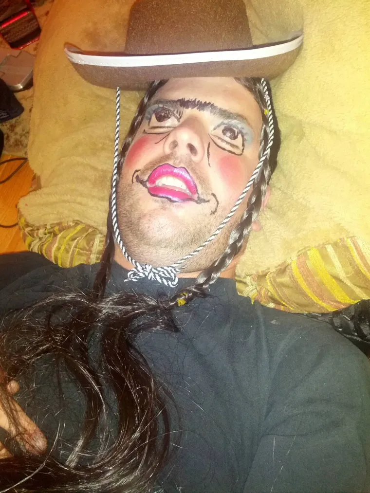 &Scaron;to napraviti s frendom koji je pijan zaspao na tulumu? Evo par ideja, ne morate nas poslu&scaron;ati