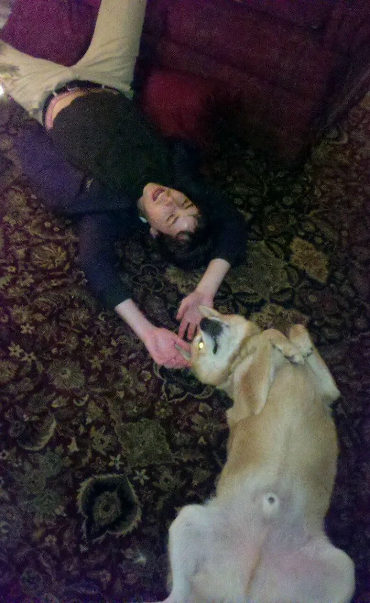 &Scaron;to napraviti s frendom koji je pijan zaspao na tulumu? Evo par ideja, ne morate nas poslu&scaron;ati