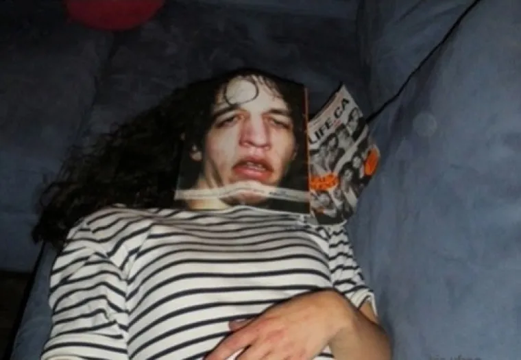 &Scaron;to napraviti s frendom koji je pijan zaspao na tulumu? Evo par ideja, ne morate nas poslu&scaron;ati