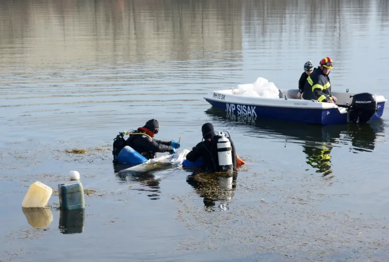 Sisak: Konzerviranje rimskog čamca starog 2000 godina nađenog u rijeci Kupi