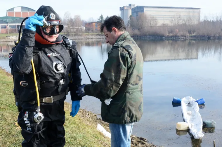 Sisak: Konzerviranje rimskog čamca starog 2000 godina nađenog u rijeci Kupi