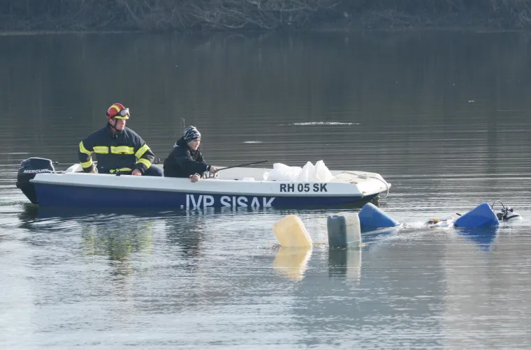 Sisak: Konzerviranje rimskog čamca starog 2000 godina nađenog u rijeci Kupi