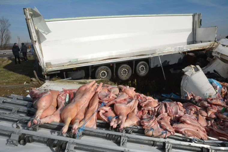Vozač je prevezen u bolnicu, a očevid je u tijeku.