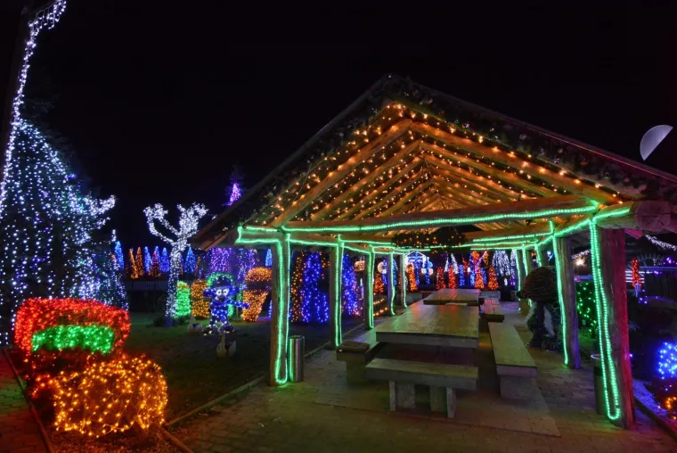 BOŽIĆNA PRIČA OBITELJI SALAJ BOLJA JE NEGO IKAD: Osim rekordnog broja lampica čeka vas ne&scaron;to potpuno novo