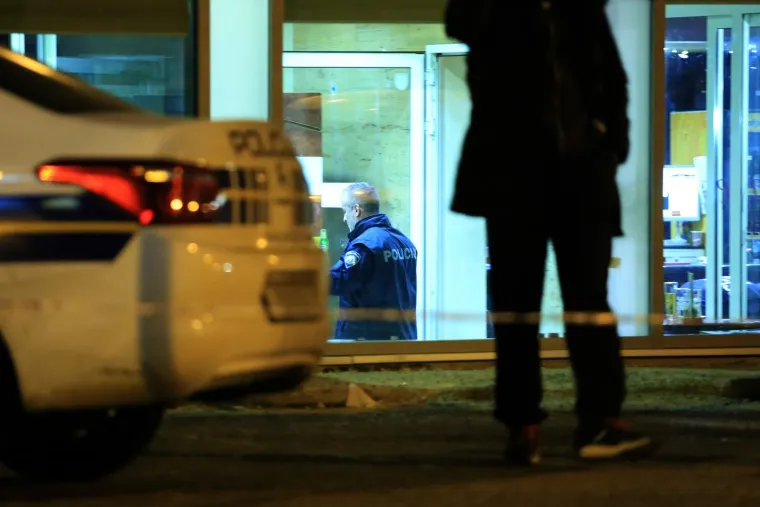 PUCNJAVA U SVETOJ KLARI: Obračunali su se u kafiću, dvoje završilo u bolnici