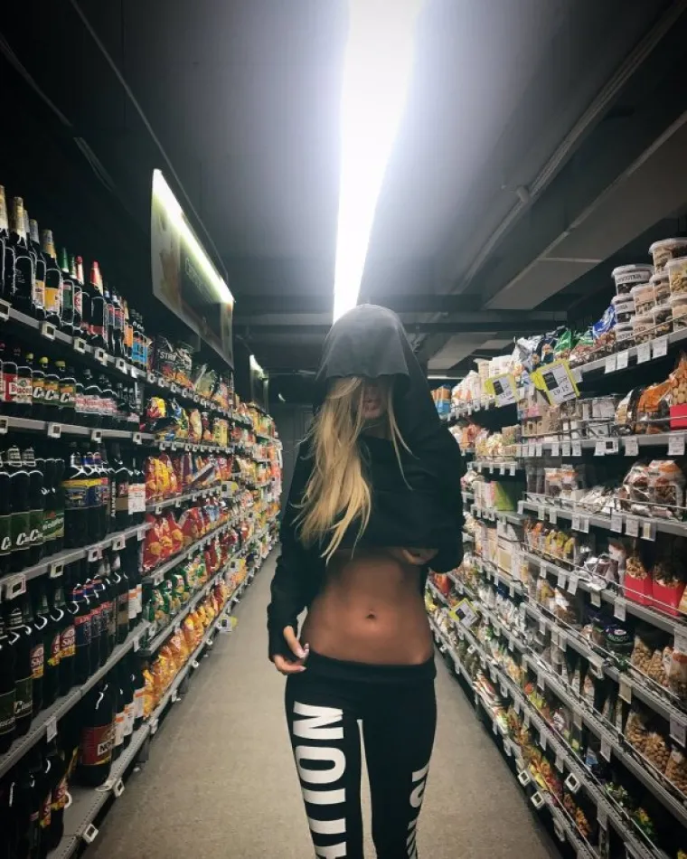 ONO KAD GRUDI PROVIRE: Žablja perspektiva ne zvuči seksi. Sve dok ne pogledate ove fotografije...