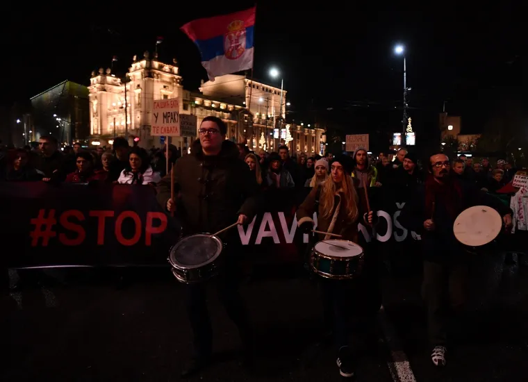 Beograd: Nakon napada, održan prosvjedni mimohod 'Stop krvavim ko&scaron;uljama'