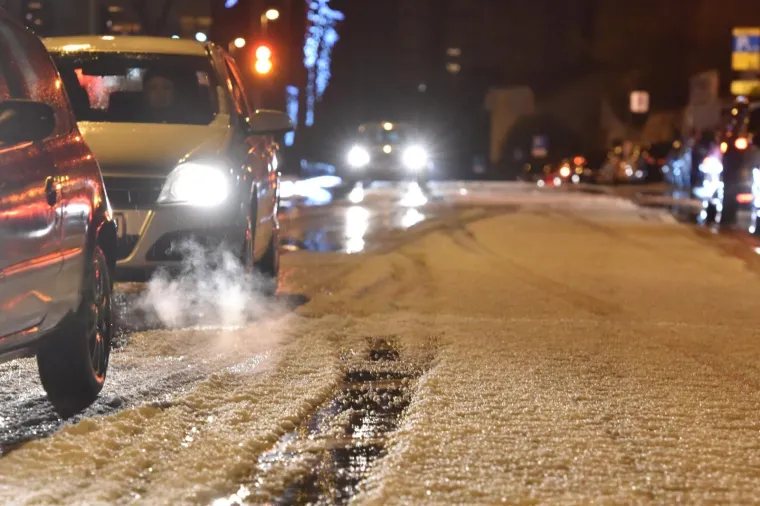 Nevjerojatno: U samo nekoliko minuta zabijelile se ulice dalmatinskog grada