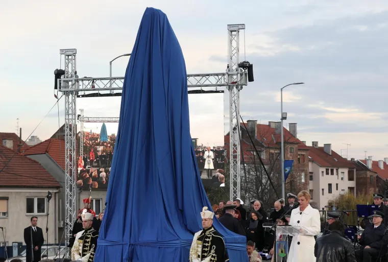 Spomenik Franji Tuđmanu
