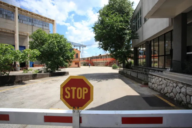 Kako smo u 2018. uni&scaron;tili brodogradnju? Propast Uljanika i 3. maja u 30-ak fotografija