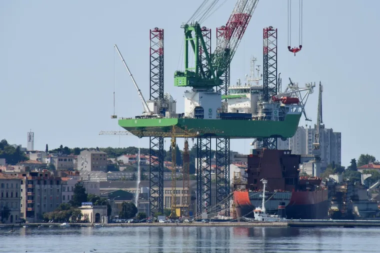 Kako smo u 2018. uni&scaron;tili brodogradnju? Propast Uljanika i 3. maja u 30-ak fotografija