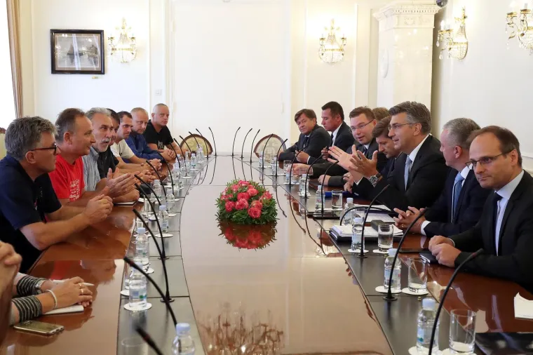 Kako smo u 2018. uni&scaron;tili brodogradnju? Propast Uljanika i 3. maja u 30-ak fotografija