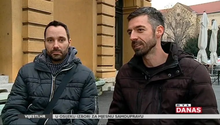 Zakon o udomiteljstvu nije pro&scaron;ao. Istospolni parovi neće moći udomljavati djecu. Da je zakonom dozvoljeno, Mladen i Ivo udomili bi dijete, oni bi se trudili djetetu dati brigu i dom. Ustavnu tužbu najavili su iz Udruge Dugine obitelji i HNS-a.