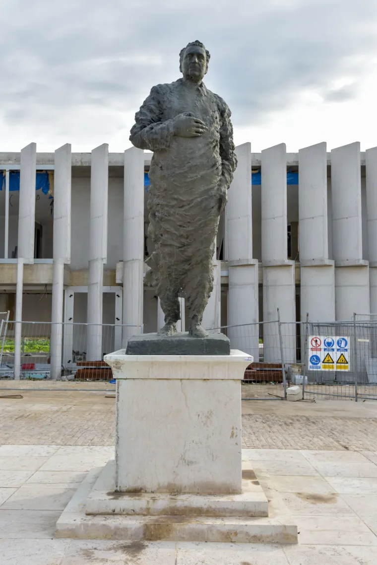 U čemu je problem? Tuđman je neprepoznatljiv, kipari ne znaju pokazati njegovo lice