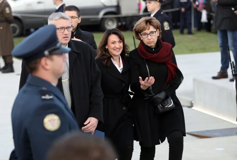 U Zagrebu otkriven spomenik Franji Tuđmanu - pogledajte tko je sve do&scaron;ao