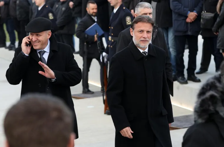 U Zagrebu otkriven spomenik Franji Tuđmanu - pogledajte tko je sve do&scaron;ao