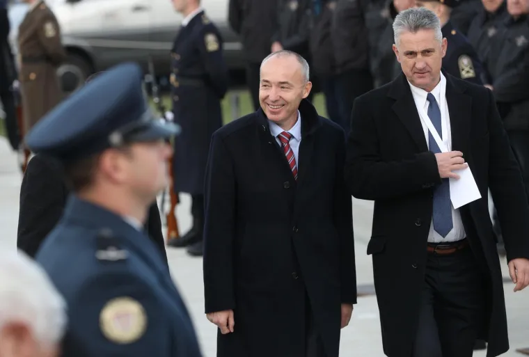 U Zagrebu otkriven spomenik Franji Tuđmanu - pogledajte tko je sve do&scaron;ao