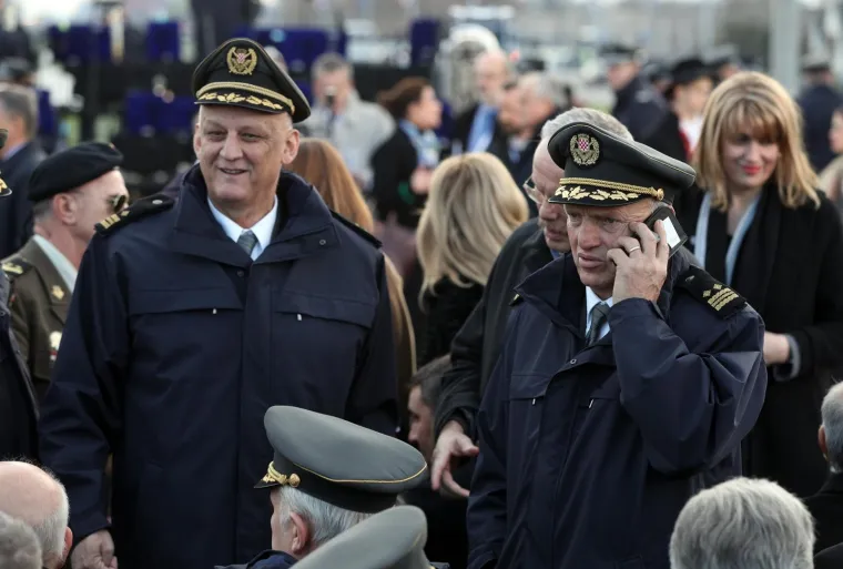 OTKRIVANJE SPOMENIKA TUĐMANU: Pogledajte tko je sve od političara stigao na svečanost
