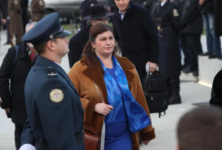 OTKRIVANJE SPOMENIKA TUĐMANU: Pogledajte tko je sve od političara stigao na svečanost