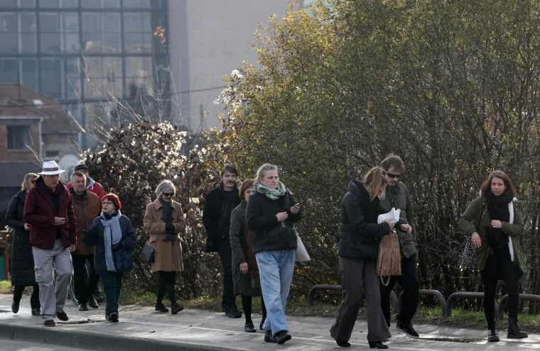 NA SUPROTNOJ STRANI: Prosvjed prije svečanosti otkrivanja spomenika Franji Tuđmanu