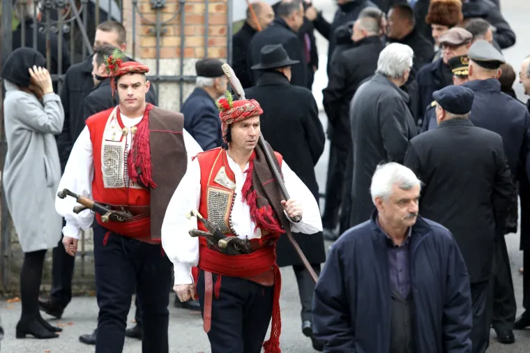19. OBLJETNICA SMRTI PRVOG HRVATSKOG PREDSJEDNIKA: HDZ položio vijenac na Tuđmanov grob