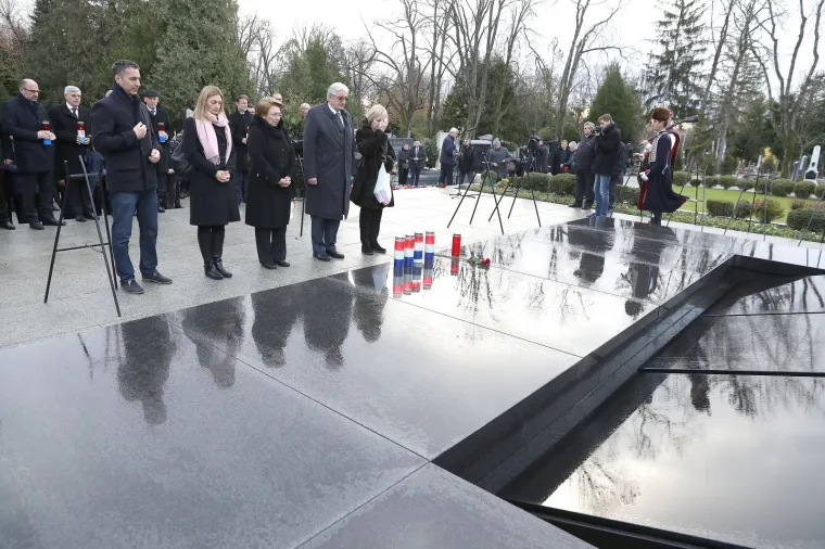 19. OBLJETNICA SMRTI PRVOG HRVATSKOG PREDSJEDNIKA: HDZ položio vijenac na Tuđmanov grob